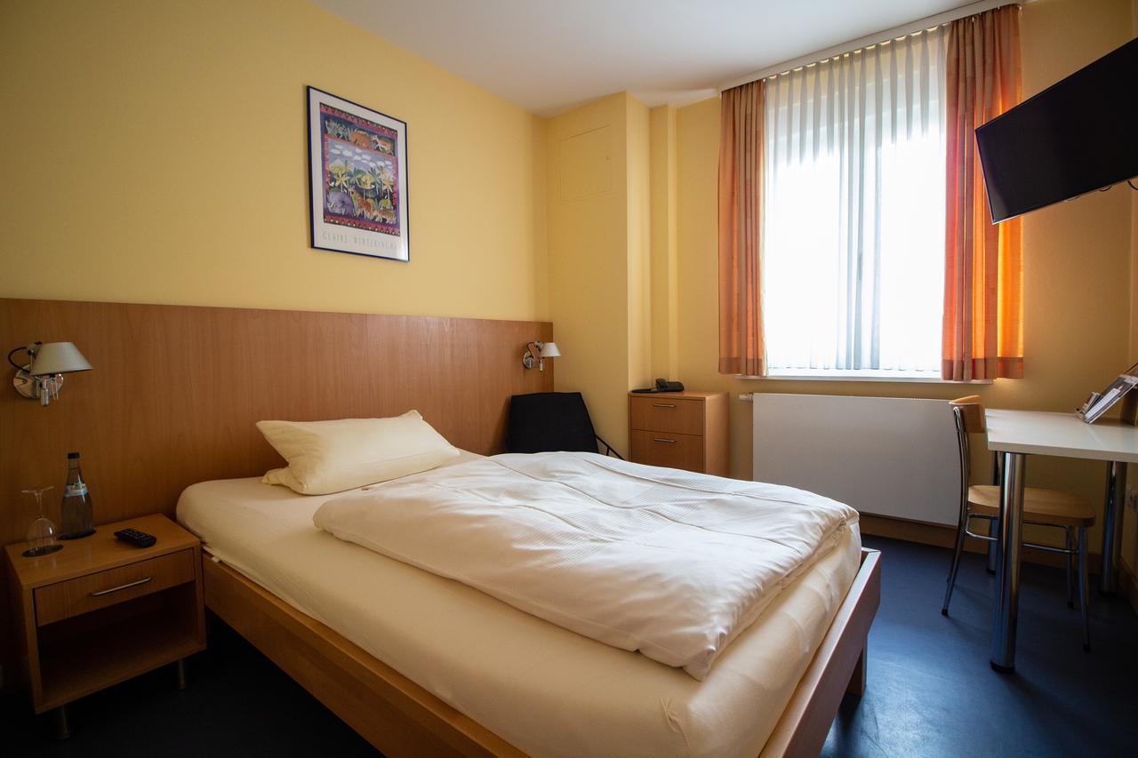 مانهايم Hotel Goldene Gans المظهر الخارجي الصورة